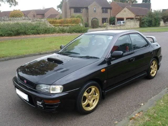 subaru-impreza-saloon-1857410899-640x480.webp
