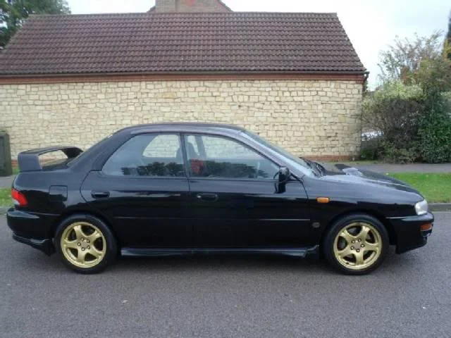 subaru-impreza-saloon-1857410929-640x480.webp