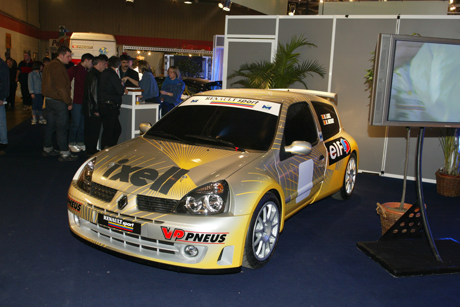 super1600_03.jpg