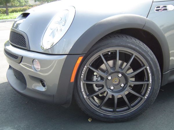 Team_Dynamics_Pro_Race_1_Anthracite_supersulli_close.jpg