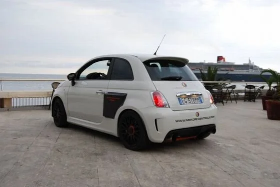 the-aznom-fiat-500-motore-centrale-debuts-at-top-marques-34430_1.webp