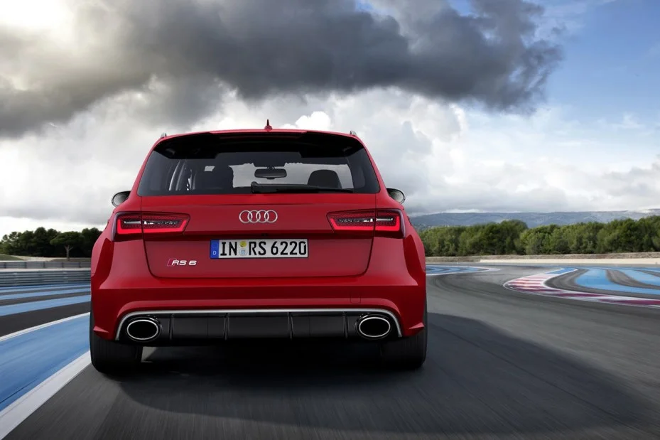the-new-audi-rs6-avant-4.webp