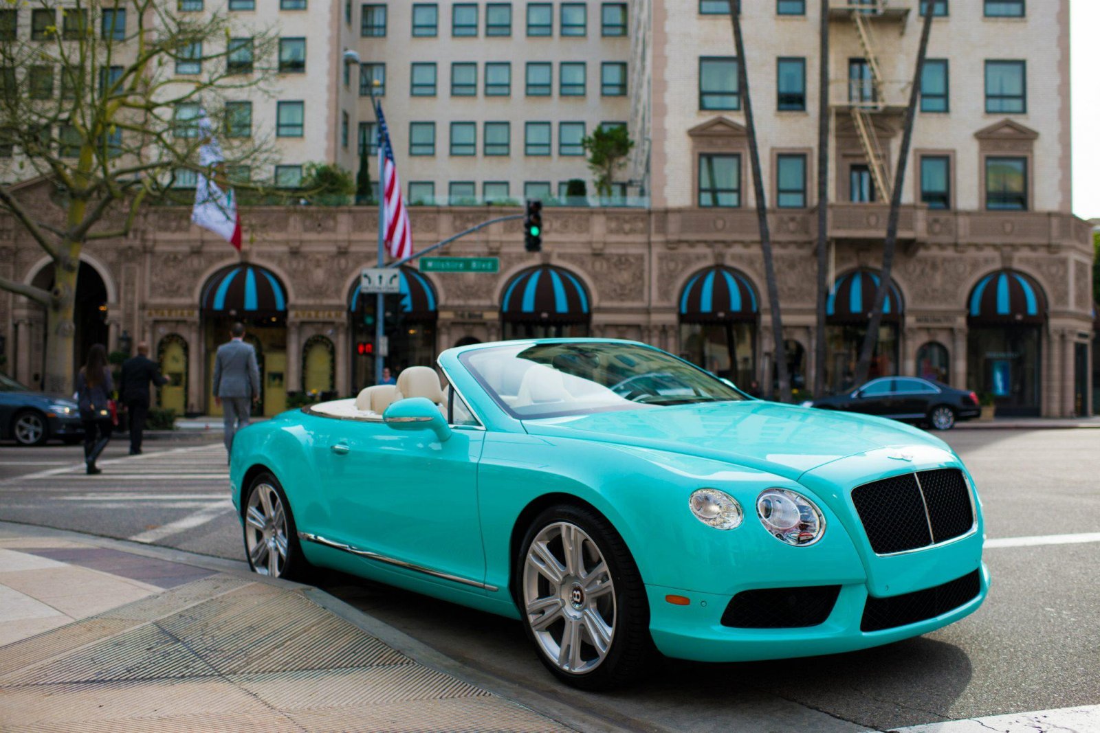 the-tiffany-inspired-bentley-continental-gtc-v8--image-ogara-coach-company_100418831_h.jpg