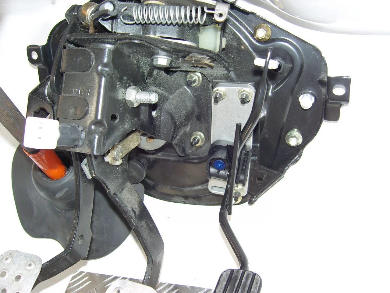 throttle_pedal_fitted.webp