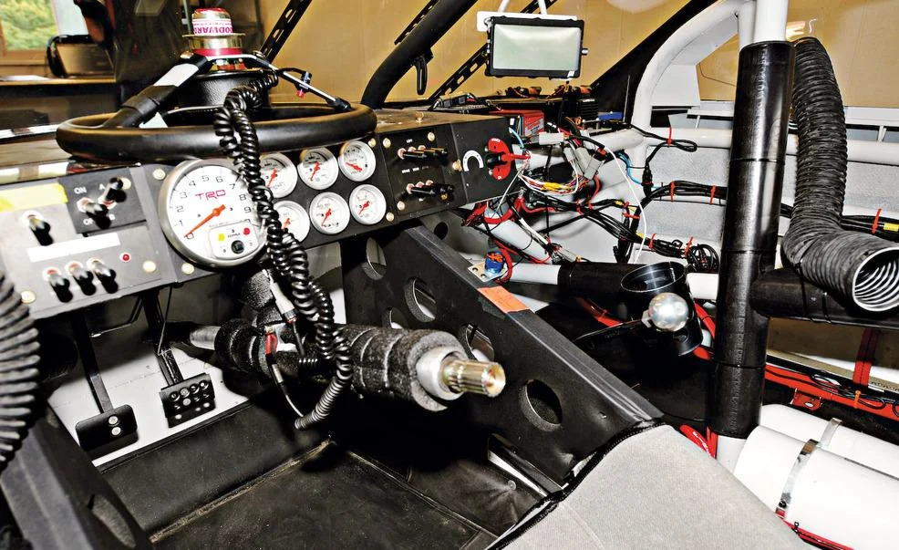 toyota-camry-nascar-sprint-cup-car-of-tomorrow-interior-photo-228495-s-986x603.webp