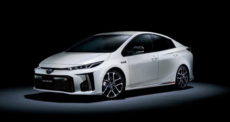 toyota-prius-phv-gr-sport-e1505844130510-768x407.webp