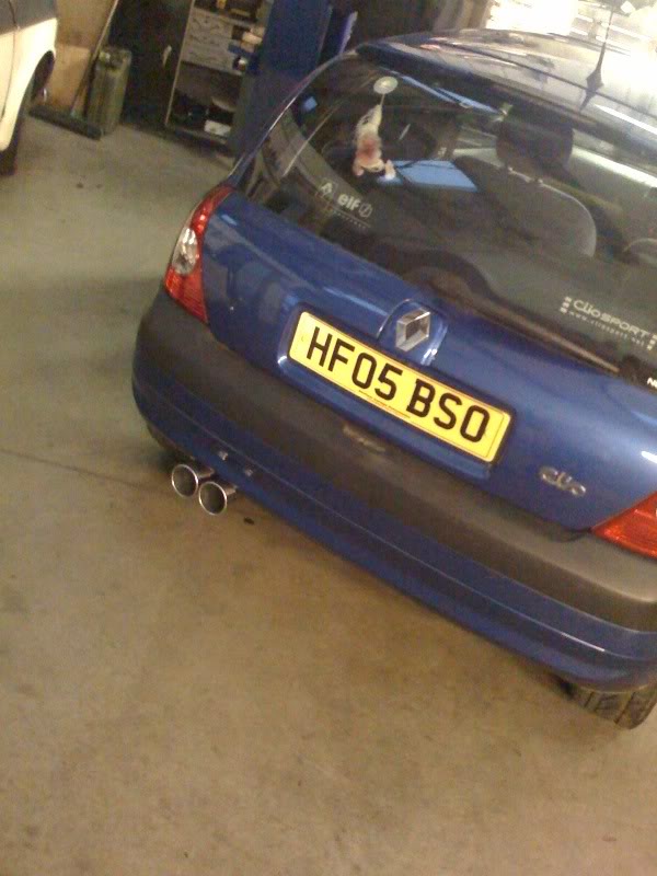 twinexhaust2.jpg twinexhaust2.jpg