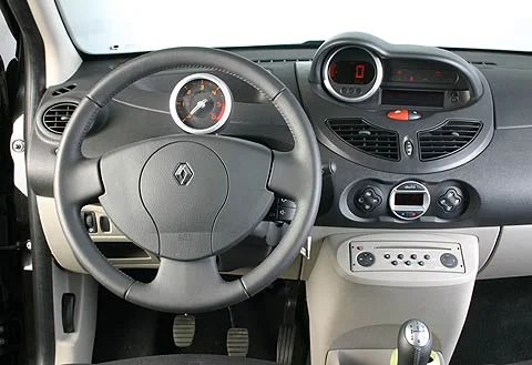 twingo-interior.webp