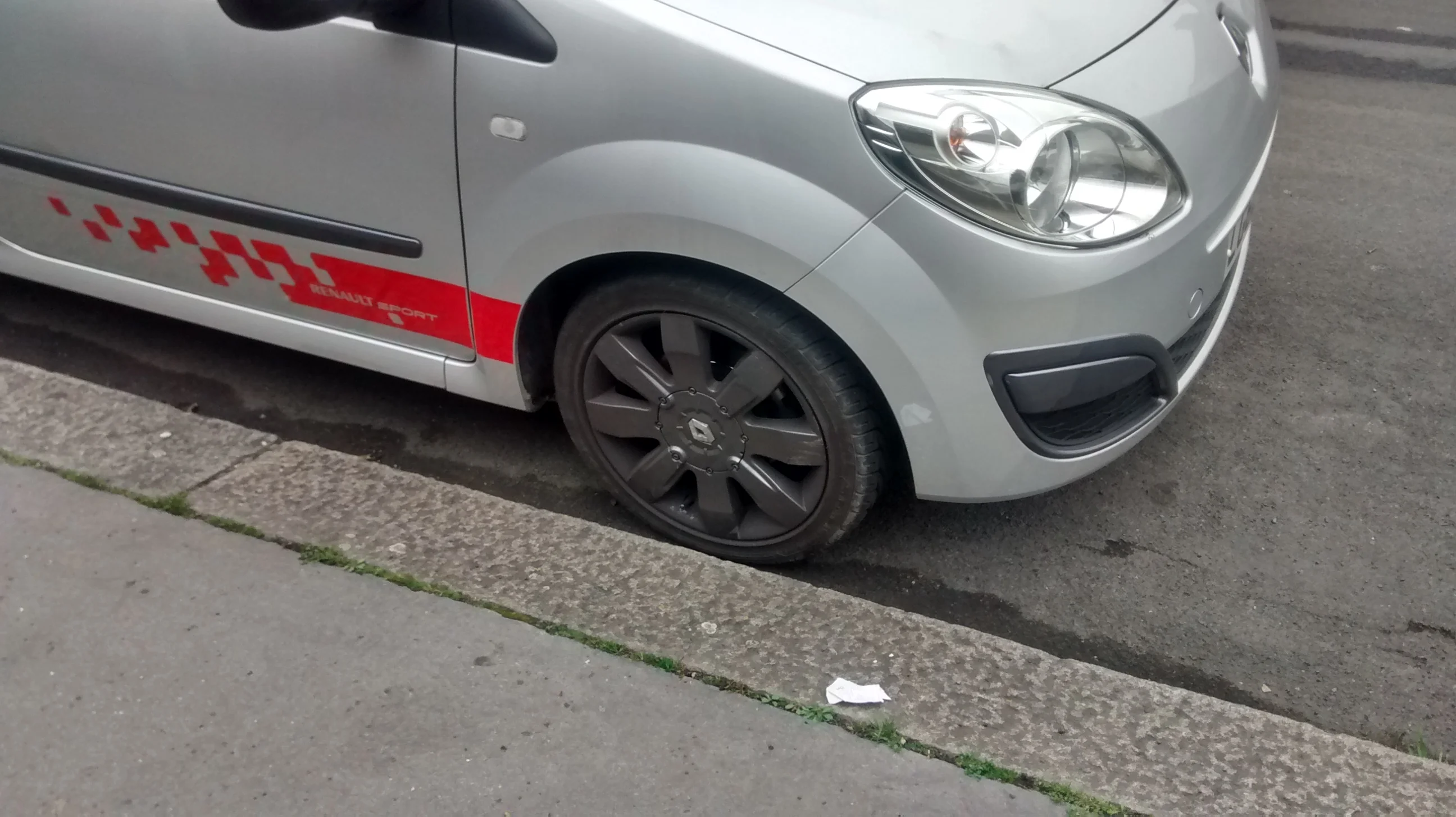 Twingo with 182 alloys.webp