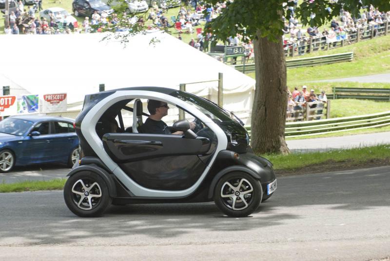 Twizy_zpsa572fc16.jpg