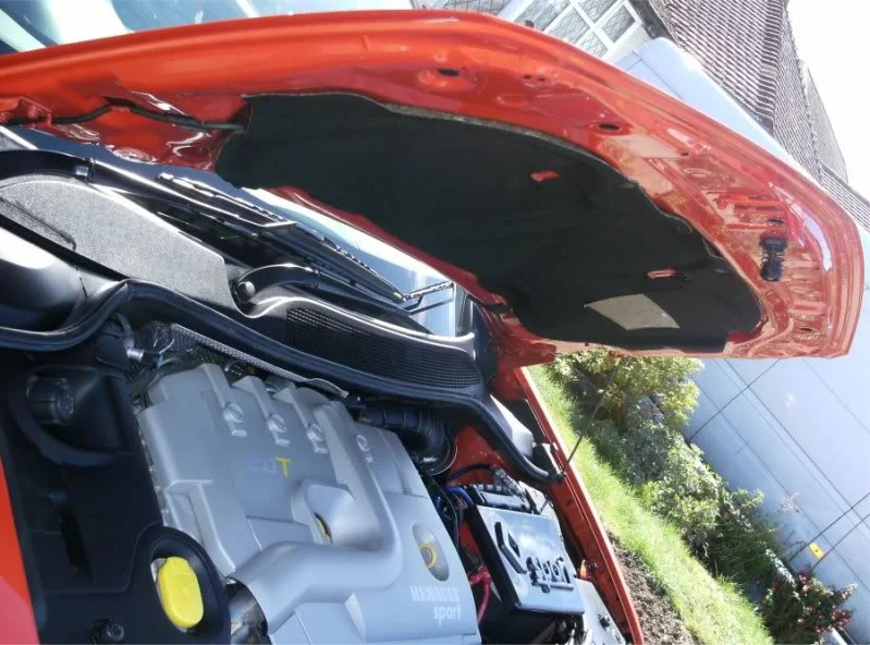 Underbonnet1.webp