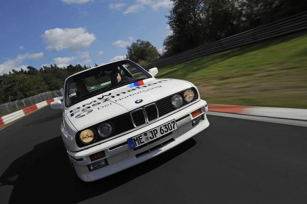 Unterwegs-im-BMW-M3-Ring-Taxi-YT-1.webp