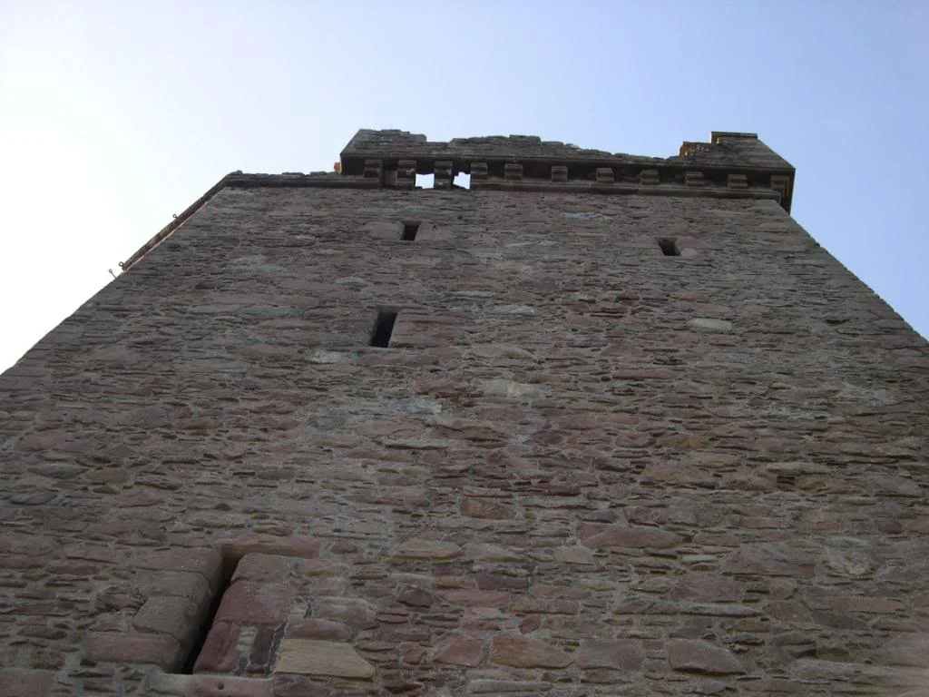 UrquhartCastle3.webp