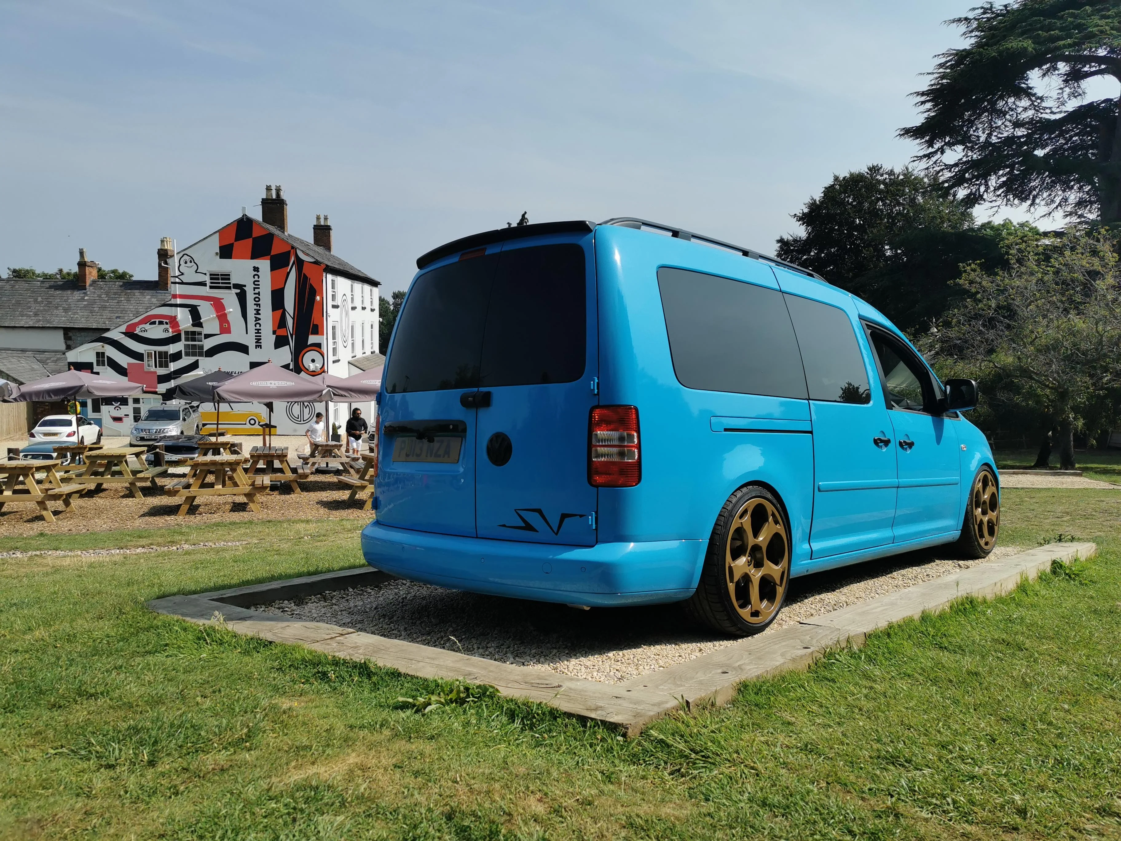 van 2.webp