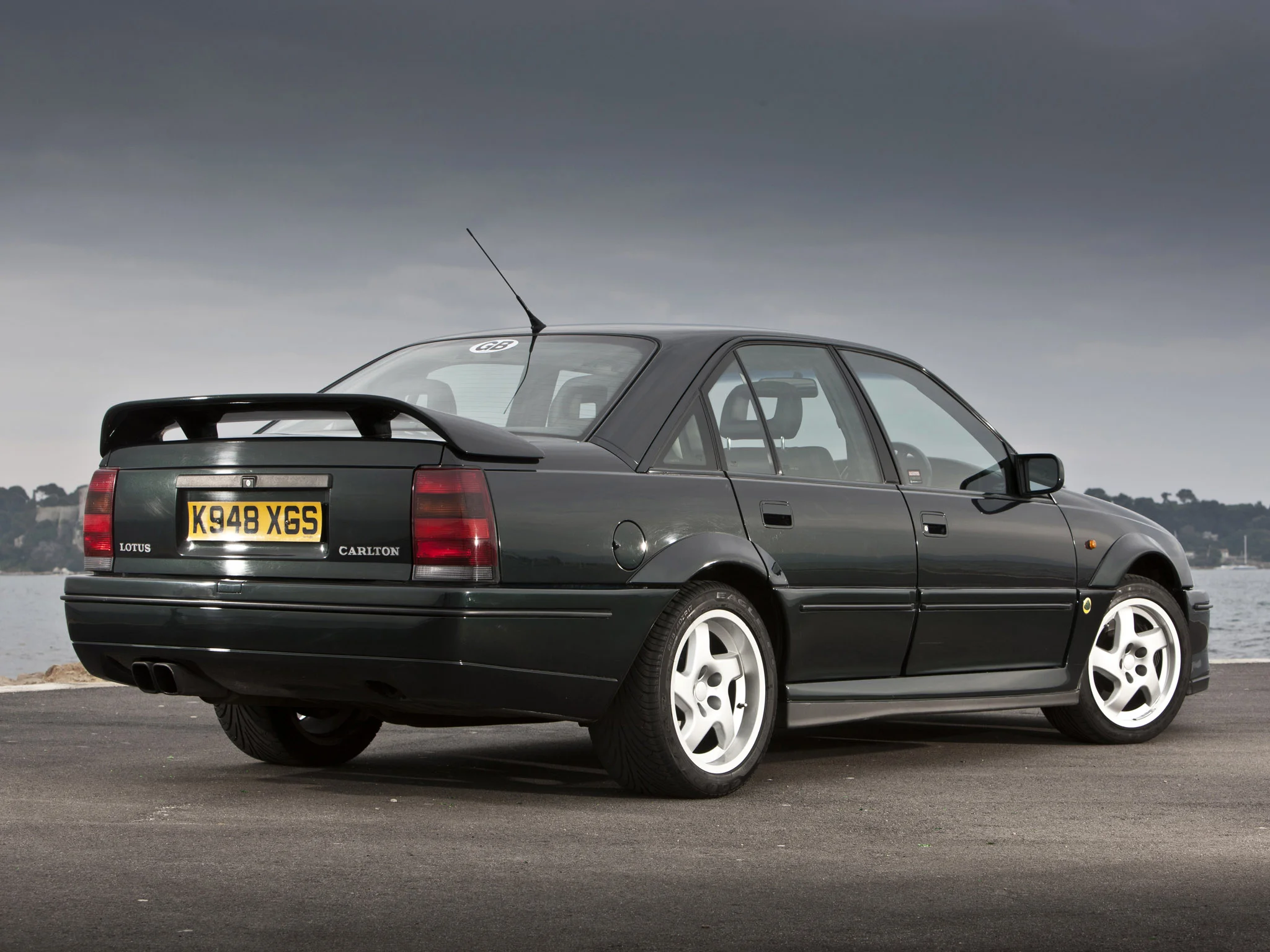 Vauxhall-Lotus-Carlton-1990-1992-Photo-05.webp