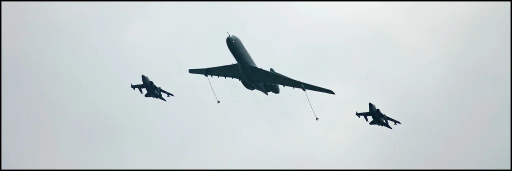 VC10and2Tornados.webp