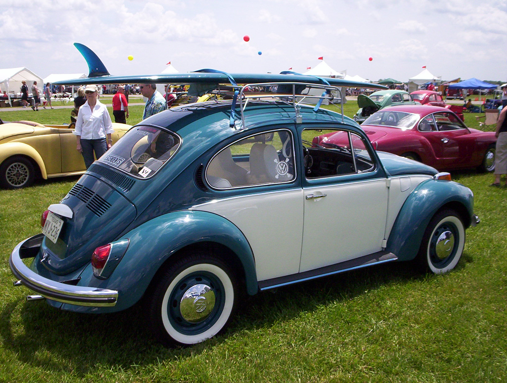 volkswagen-beetle-with-a-surfboard.jpg