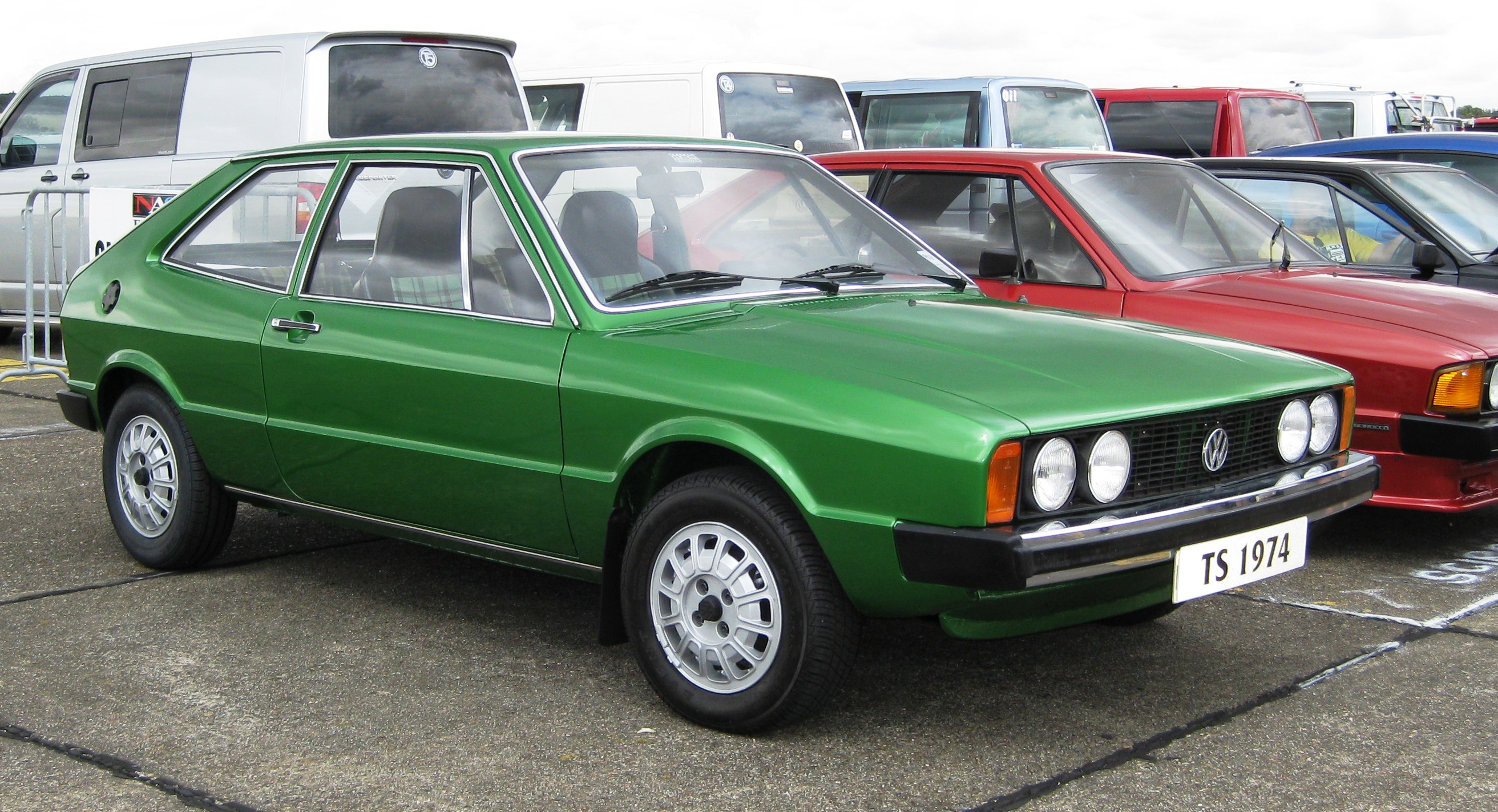 Volkswagen_Scirocco_Mk1_1974_one_of_the_very_early_ones_at_North_Weald_in_2010.jpg