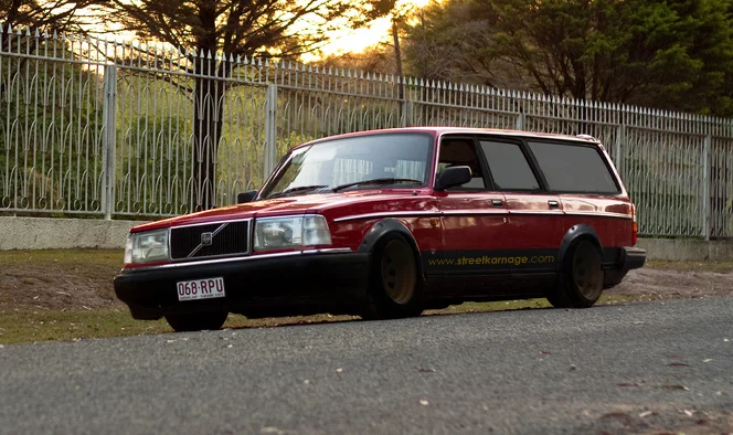 volvo-dark.webp