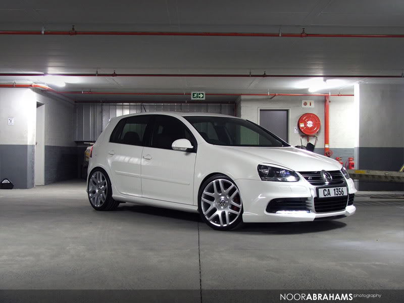 vw_golf_mk5_gti_white_03.jpg
