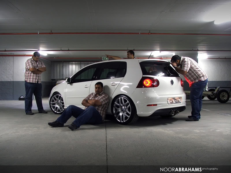vw_golf_mk5_gti_white_10.jpg