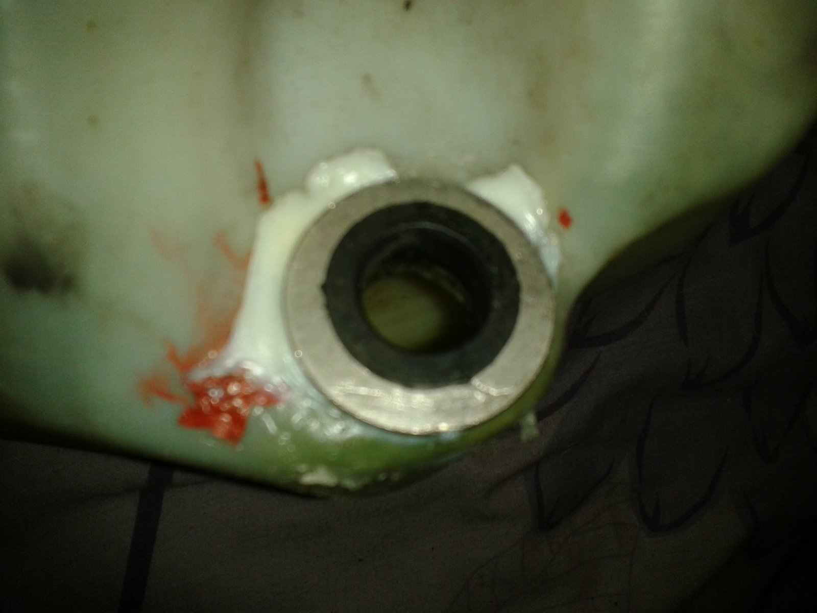 WASHER BOTTLE BODGE REPAIR 2016-12-22 11.13.58.jpg