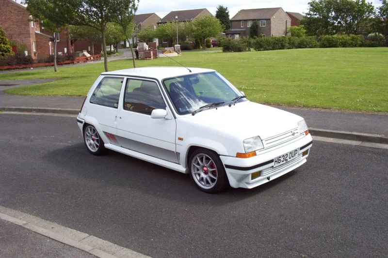 White_R5GTT_Pic02_zpsed5bd078.webp