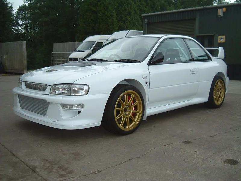whiteclassickitcar.webp