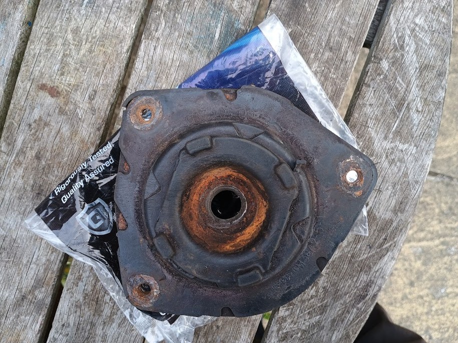 Worn rh top mount.jpg