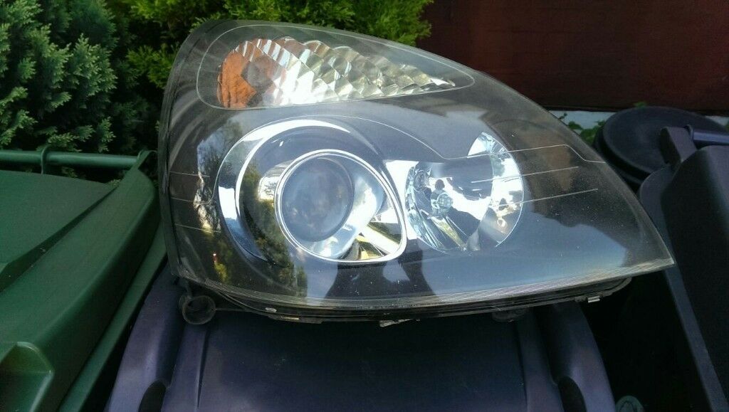 Xenon headlight.jpg