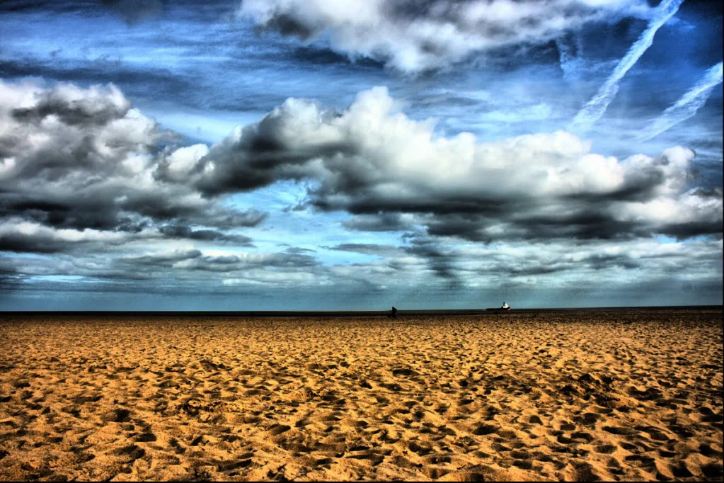 Yarmouthbeach1.webp