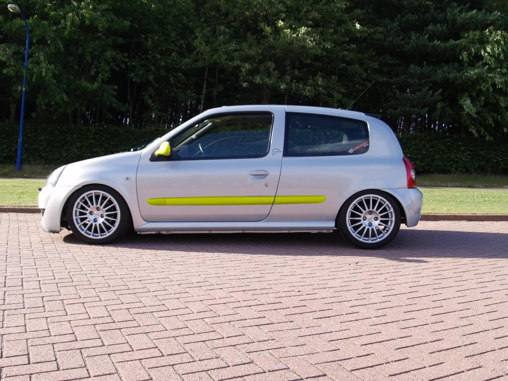 yellowsport3.jpg