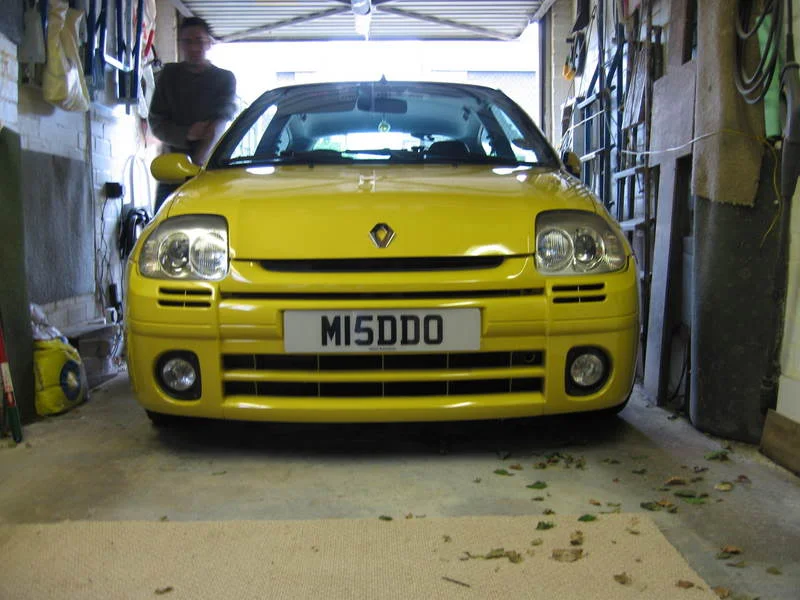 yellowsub014.webp