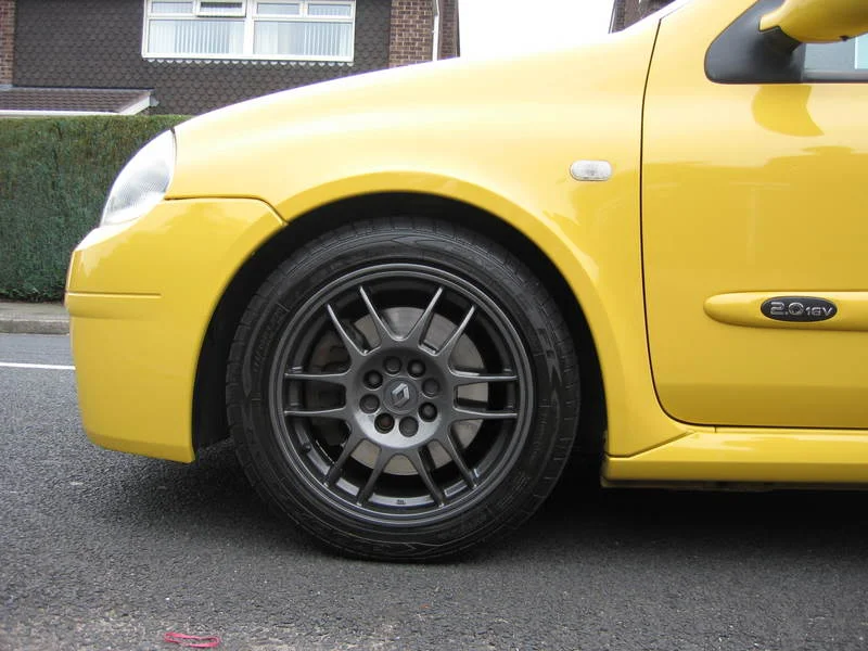 yellowsub024.webp