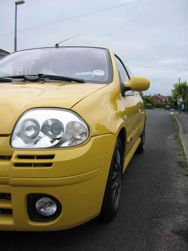 yellowsub025.webp