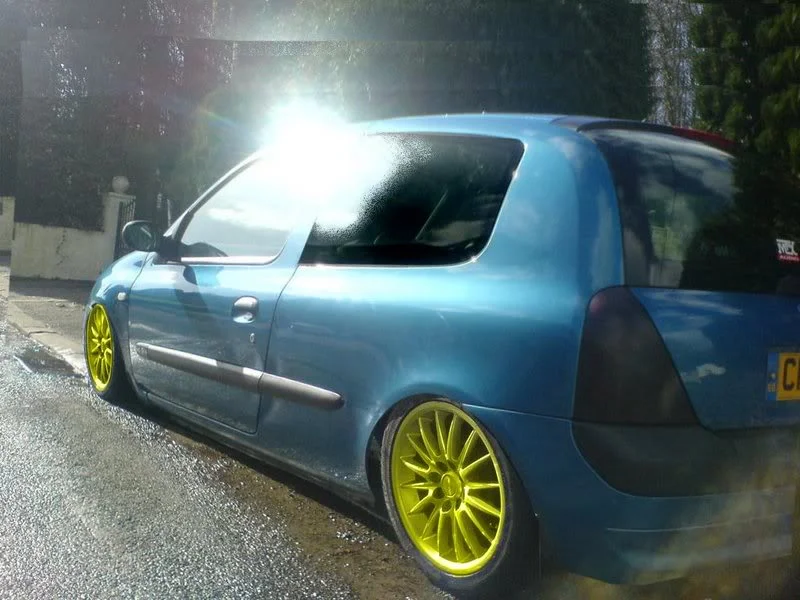 yellowwheels-droppedonarse-reartint.webp