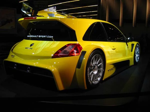 zekalimero_1097096578_megane_trophy_02.webp