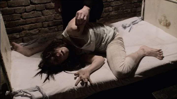 zz+rossa+contortionist+bonnie+morgan+the-devil-inside01.webp