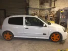 clio-orange-wheels.webp