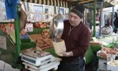 100220-broadway-market-greengrocer-001.webp