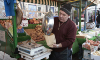 100220-broadway-market-greengrocer-001.jpg