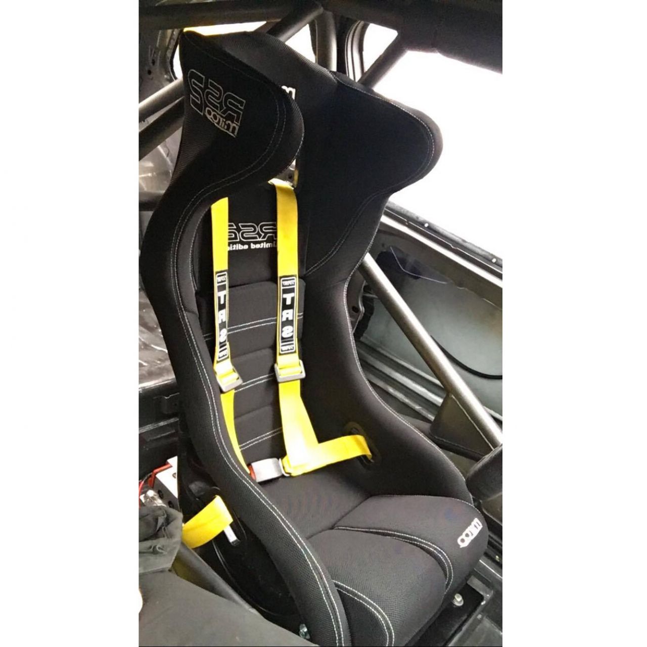 Mirco%20RS2%20Motorsport%20seats%20with%20yellow%20TRS%20harness%201m.jpg